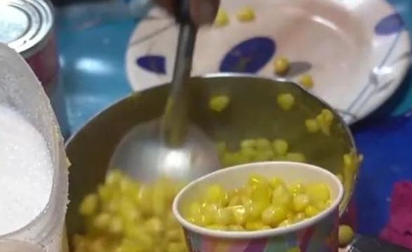 1000韩币玉米小吃_韩国街头爆红小吃_1000韩币等于多少钱