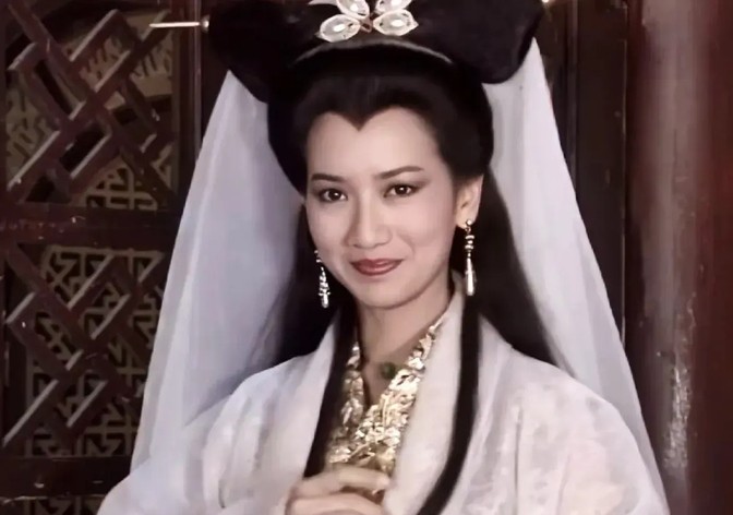 直角肩造型违和感_古装剧溜肩美_美人肩长什么样