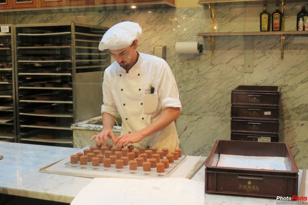 街头建筑拍摄方法_街景摄影技巧_街拍抄底用什么设备啊