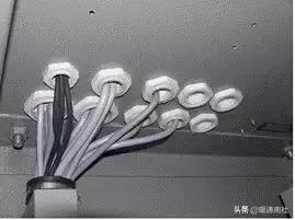 电气元件安装要求_电气柜布局规范_小母线端子