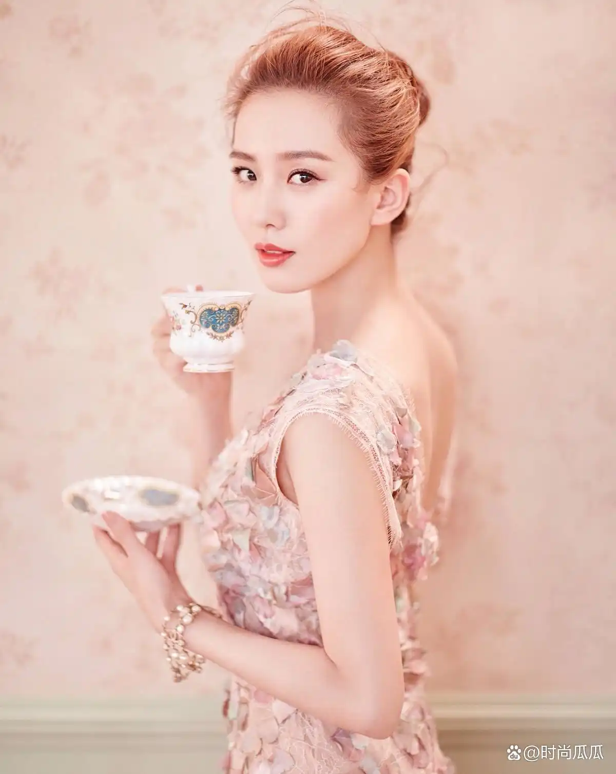 美人肩特征_直角肩标准_美人肩形态图解