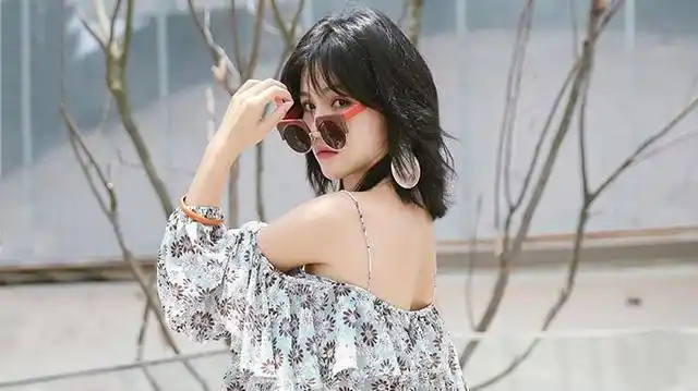 美人肩特征_露肩穿搭_美人肩形态图解