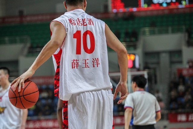 2003年NBA选秀 薛玉洋 中国篮协不放走球员真相 薛玉洋NBA顺位交易内幕_薛玉洋cba摘牌