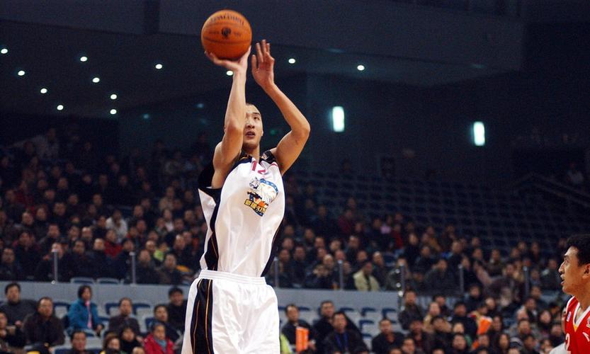 2003年NBA选秀 薛玉洋 中国篮协不放走球员真相 薛玉洋NBA顺位交易内幕_薛玉洋cba摘牌